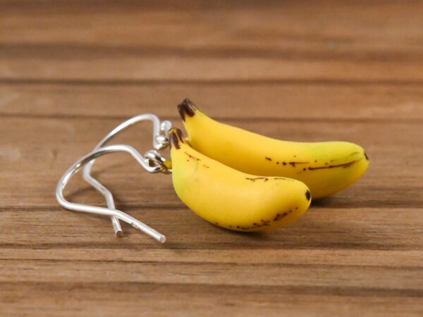 Boucles d'oreilles bananes miniatures