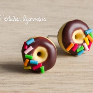 Boucles d'oreilles puces donuts chocolat