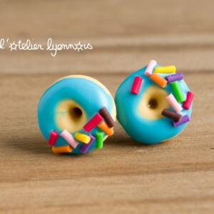 Boucles d'oreilles puces donuts bleus