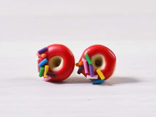 Boucles d'oreilles puces donuts rouges