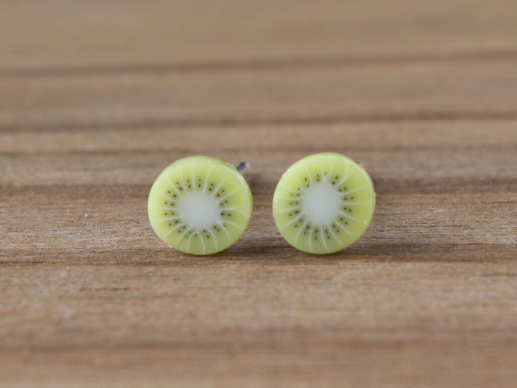 Boucles d'oreilles puces Kiwi